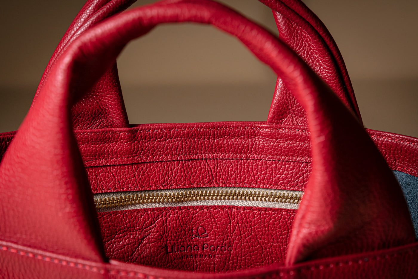 smallred_handbag_handles